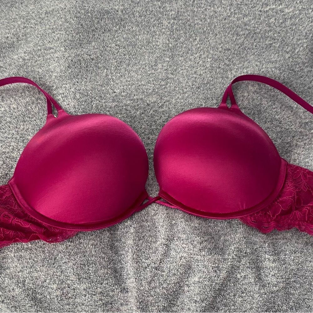 Victorias Secret Bombshell Strapped Push-Up Bra